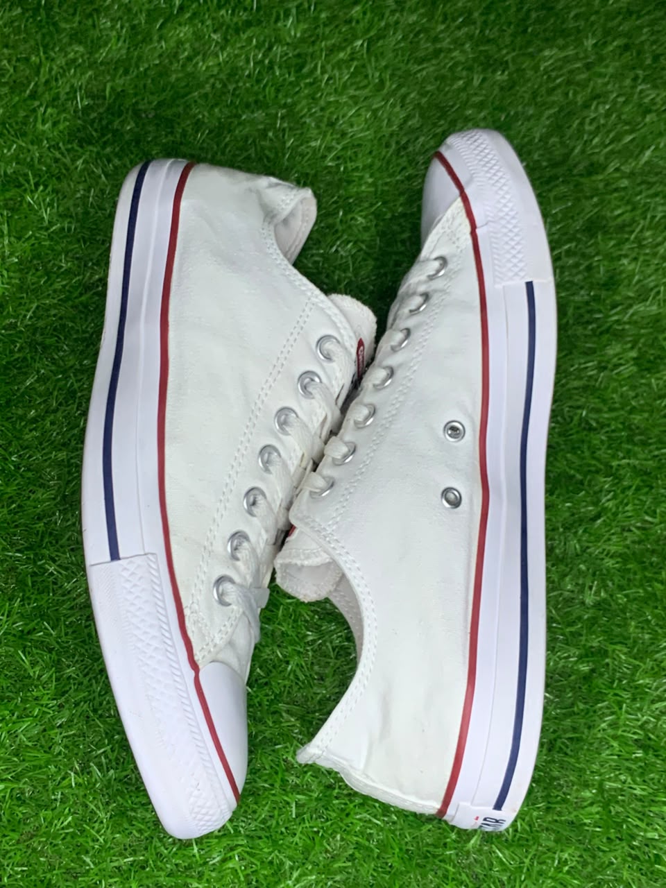 Converse Chuck Taylor All Star Low Top – Size US 9 (Sr000001)